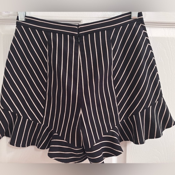 Intermix Ruffle Hem Short - Picture 3 of 5